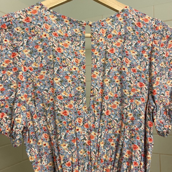 EUC floral romper - Picture 7 of 8